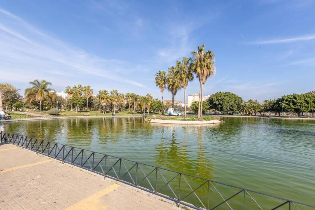 Playa Huelin Apartamento Lejlighed Málaga Eksteriør billede